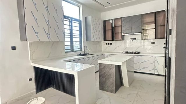 Orchid, Lekki10