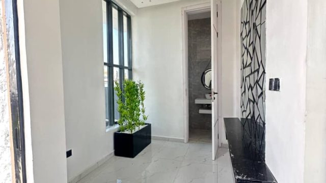 Orchid, Lekki3