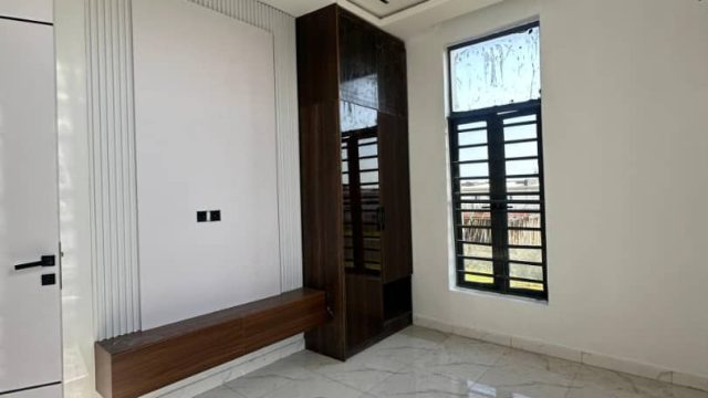 Orchid, Lekki4
