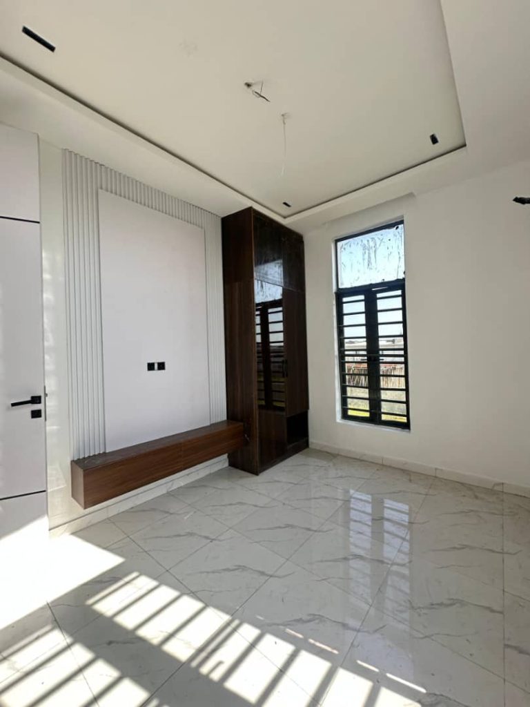 Orchid, Lekki4